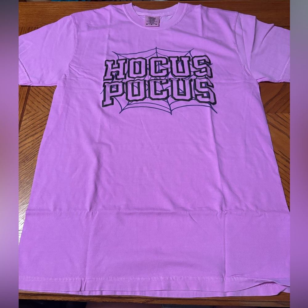 New Comfort Colors Purple puff letters Hocus Pocus Halloween T-Shirt size medium